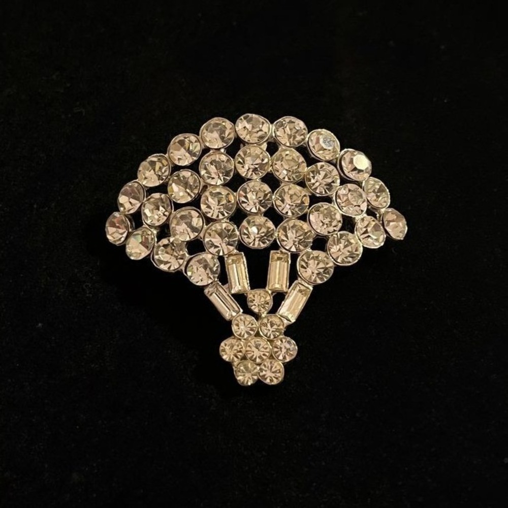 Fan Shaped Vintage Rhinestone Brooch‎ - Picture 2 of 3